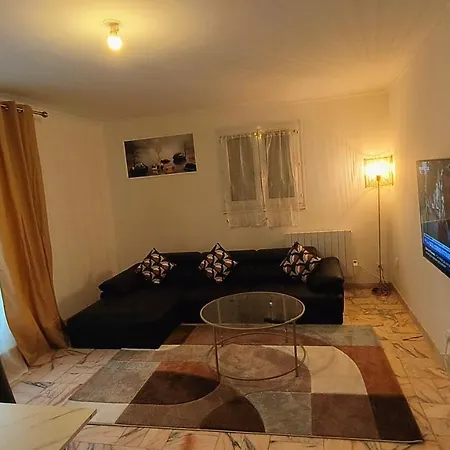 Apartment Dujardin