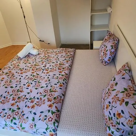 Dujardin Apartment