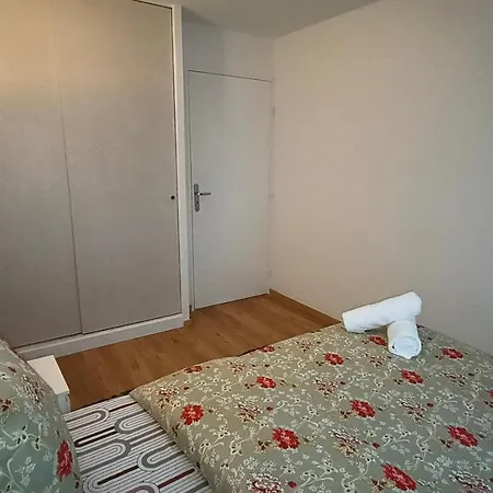Dujardin Apartment *